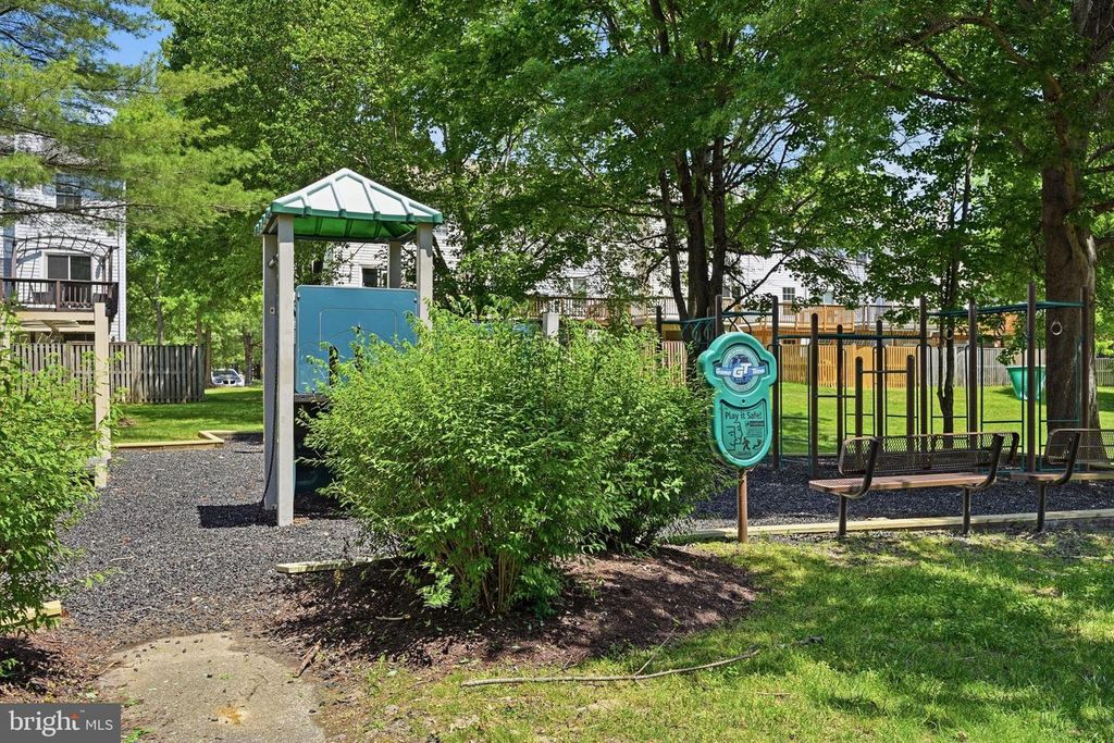 Image 60 of property listing at 2577 AMBLING CIR #46, Crofton, MD 21114