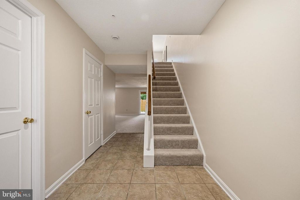 Image 8 of property listing at 2577 AMBLING CIR #46, Crofton, MD 21114