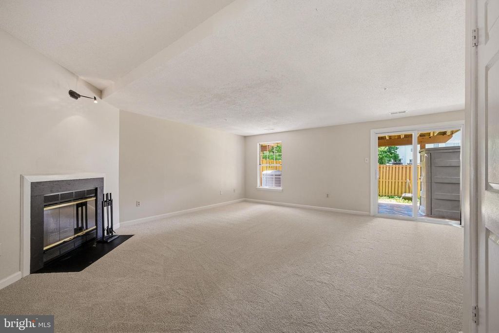 Image 9 of property listing at 2577 AMBLING CIR #46, Crofton, MD 21114