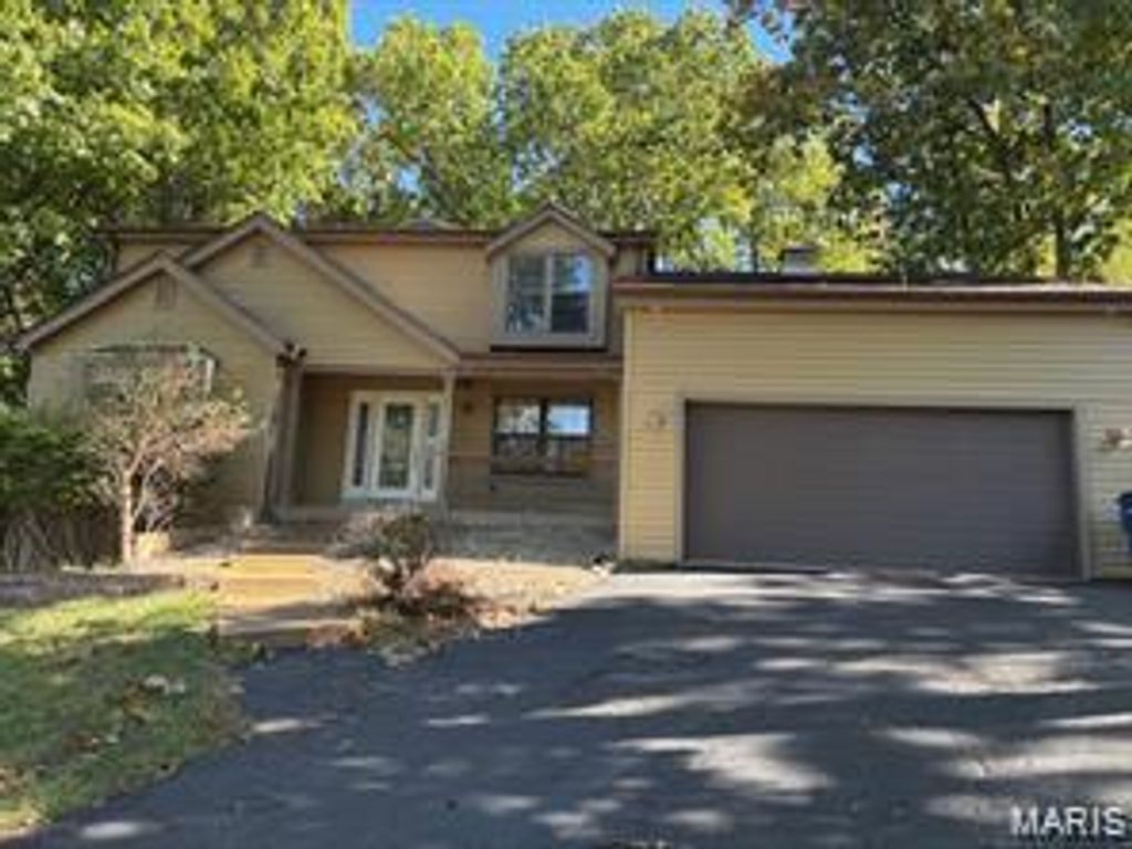 1599 Paradise Valley Drive, High Ridge, MO 63049
