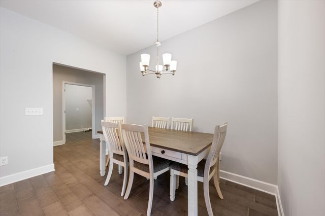 2326 Stonecenter Ln, Murfreesboro, TN 37128