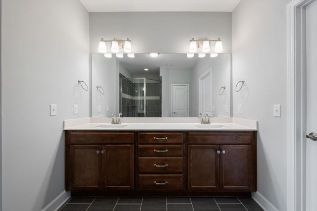 2326 Stonecenter Ln, Murfreesboro, TN 37128
