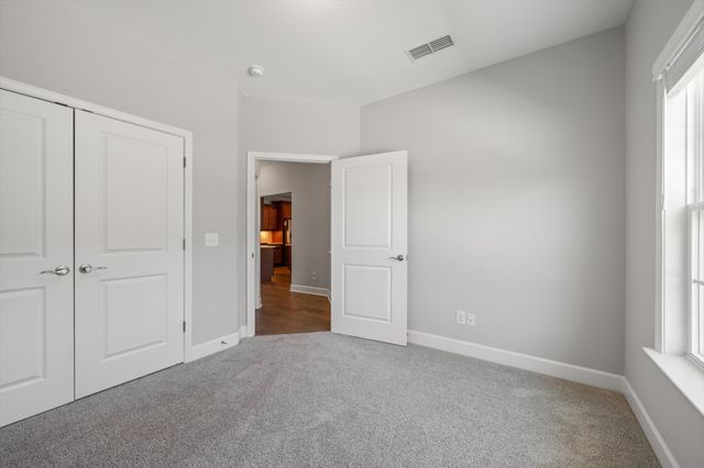2326 Stonecenter Ln, Murfreesboro, TN 37128