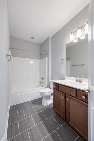 2326 Stonecenter Ln, Murfreesboro, TN 37128