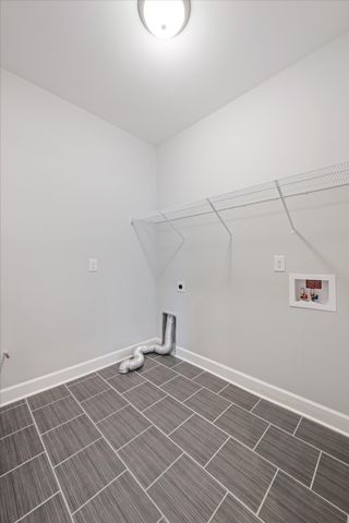 2326 Stonecenter Ln, Murfreesboro, TN 37128