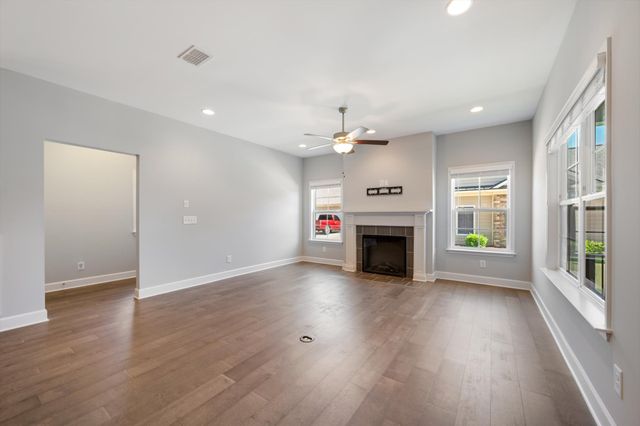 2326 Stonecenter Ln, Murfreesboro, TN 37128