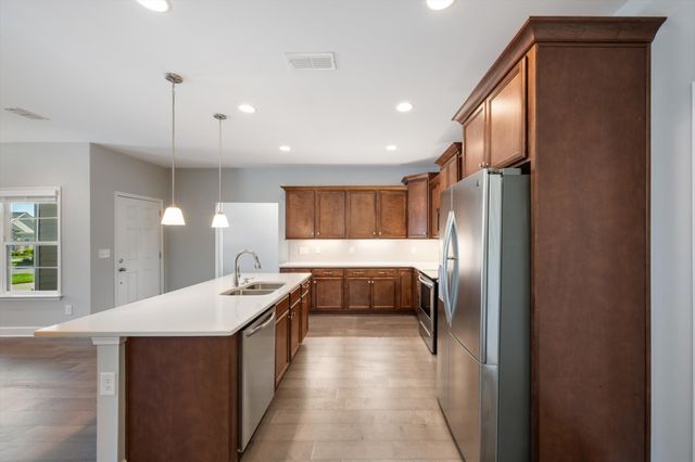 2326 Stonecenter Ln, Murfreesboro, TN 37128