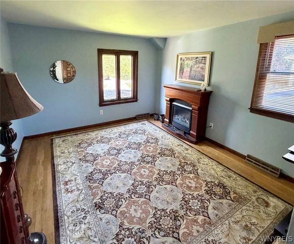 66 Amberwood Drive, Grand Island, NY 14072