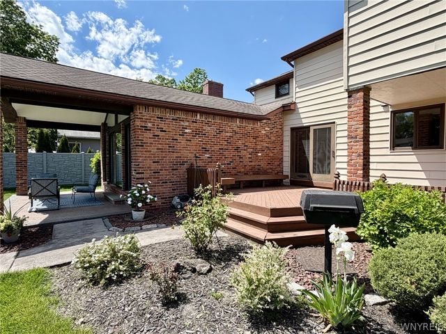 66 Amberwood Drive, Grand Island, NY 14072