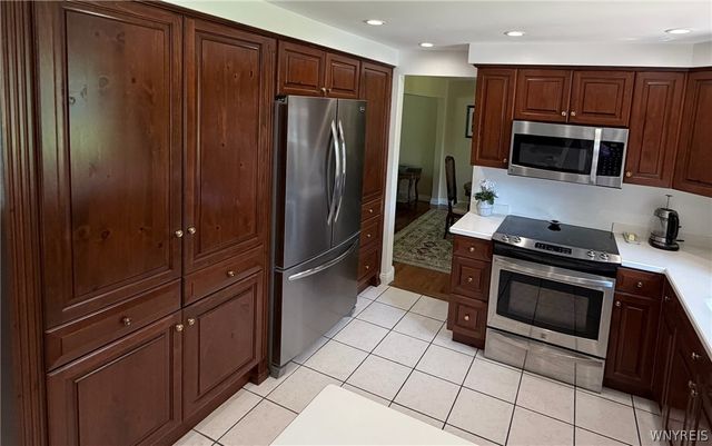 66 Amberwood Drive, Grand Island, NY 14072