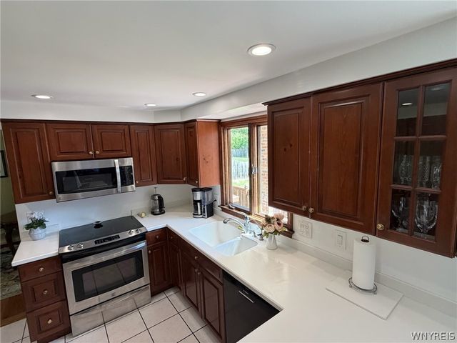 66 Amberwood Drive, Grand Island, NY 14072