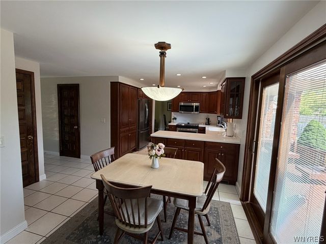 66 Amberwood Drive, Grand Island, NY 14072