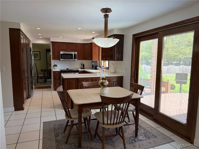 66 Amberwood Drive, Grand Island, NY 14072