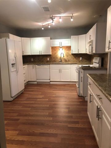 3022 Tarpey Avenue, Texas City, TX 77590