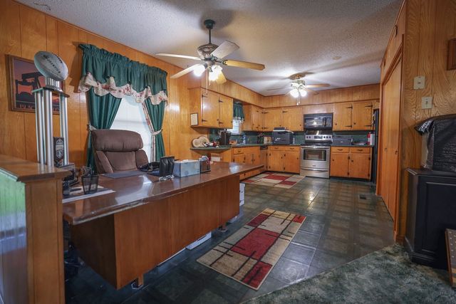 160 Vz County Road 3732, Wills Point, TX 75169