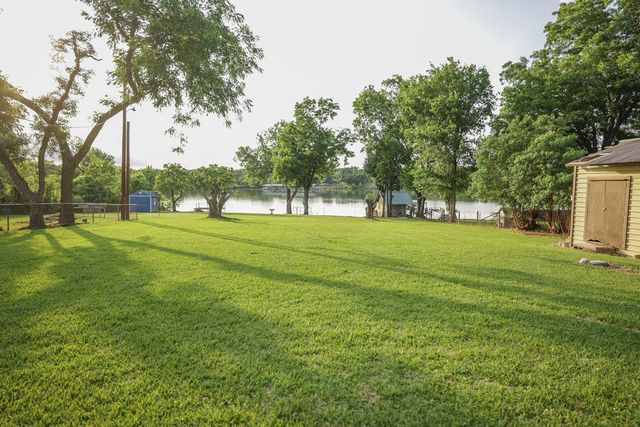 160 Vz County Road 3732, Wills Point, TX 75169