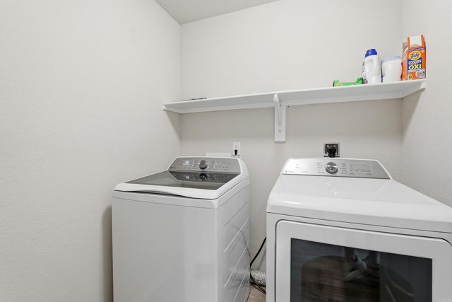 8 Spring Ridge Ln, Conway, AR 72032