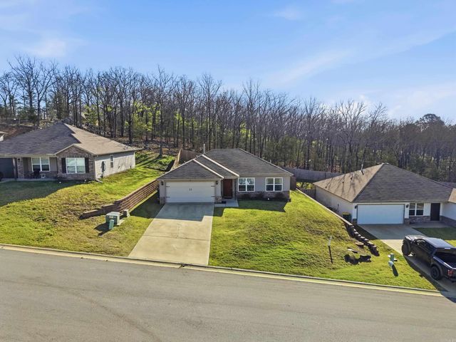 8 Spring Ridge Ln, Conway, AR 72032