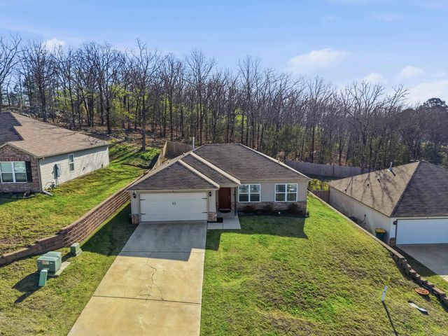 8 Spring Ridge Ln, Conway, AR 72032