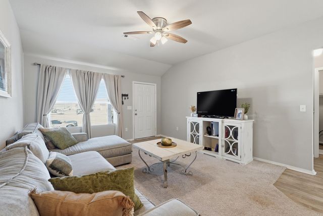 8 Spring Ridge Ln, Conway, AR 72032