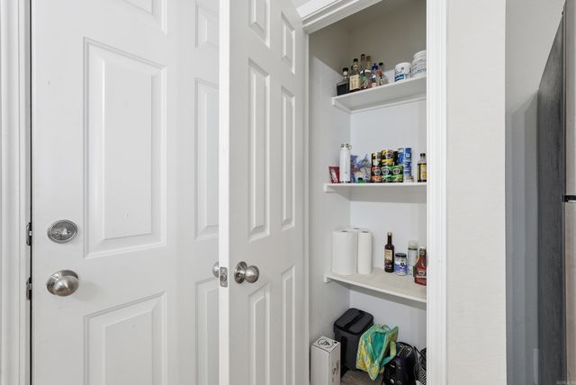 8 Spring Ridge Ln, Conway, AR 72032