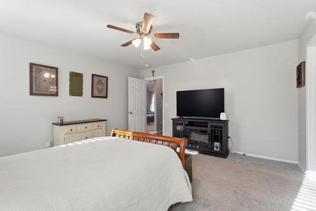 8 Spring Ridge Ln, Conway, AR 72032