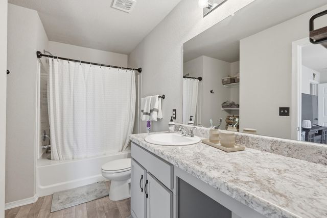 8 Spring Ridge Ln, Conway, AR 72032