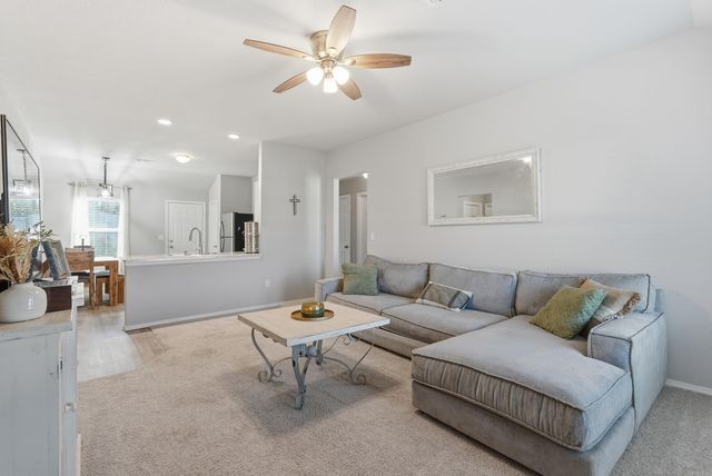 8 Spring Ridge Ln, Conway, AR 72032