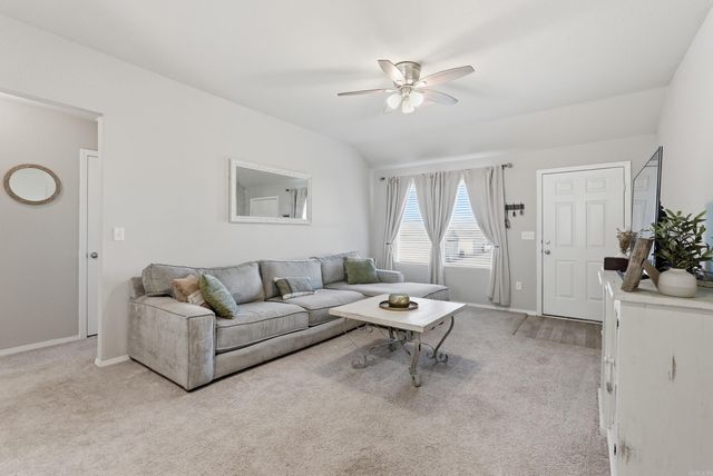 8 Spring Ridge Ln, Conway, AR 72032