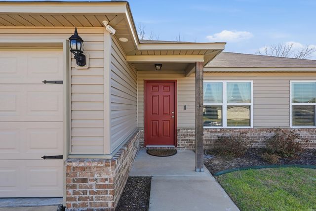 8 Spring Ridge Ln, Conway, AR 72032