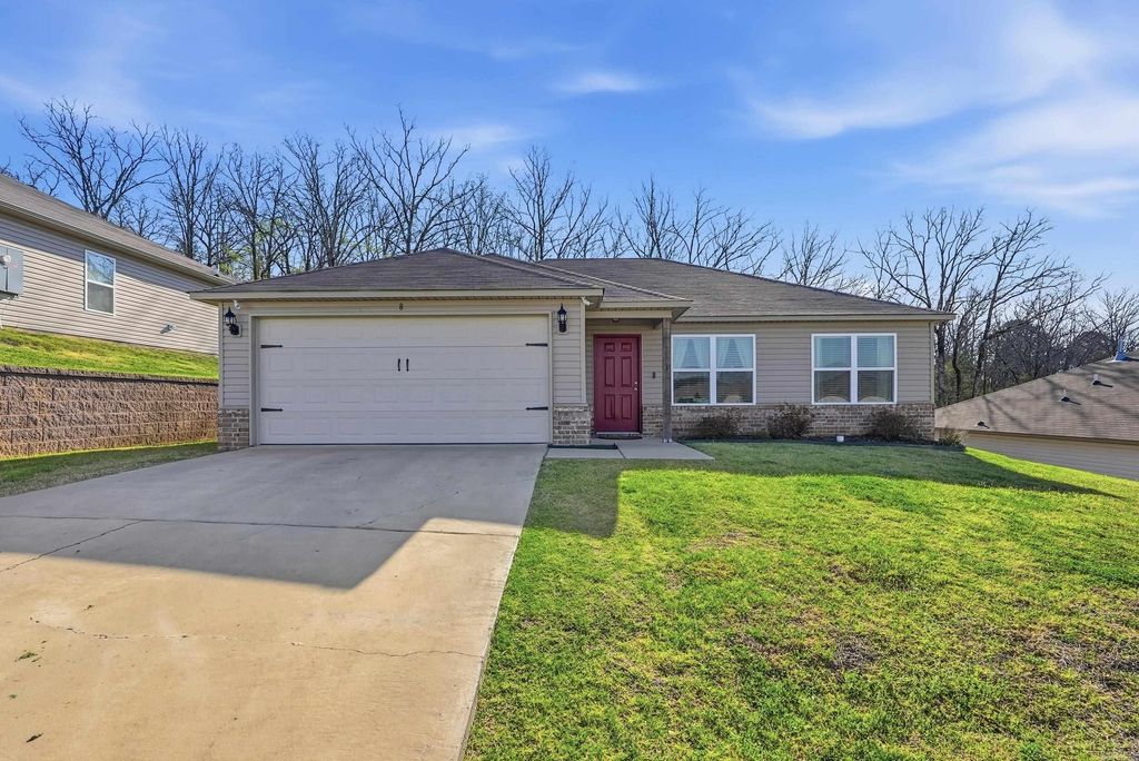 8 Spring Ridge Ln, Conway, AR 72032