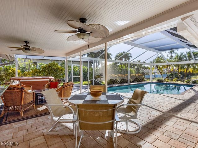 392 Snow DR, Fort Myers, FL 33919