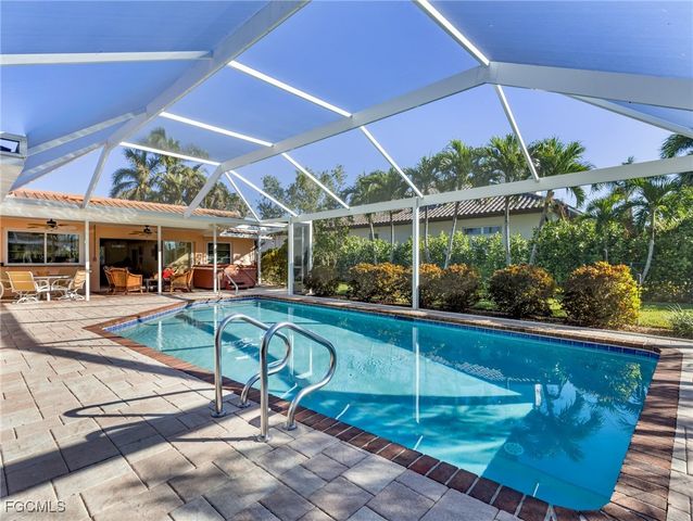 392 Snow DR, Fort Myers, FL 33919