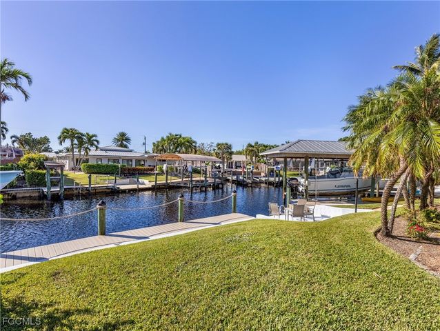392 Snow DR, Fort Myers, FL 33919