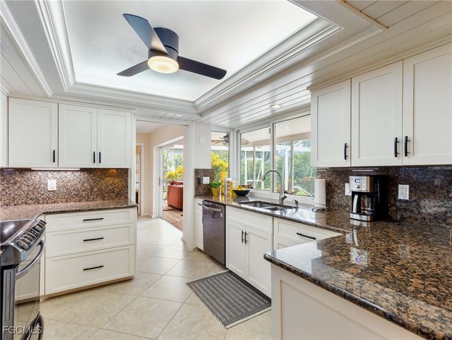 392 Snow DR, Fort Myers, FL 33919