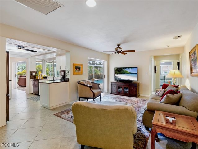 392 Snow DR, Fort Myers, FL 33919