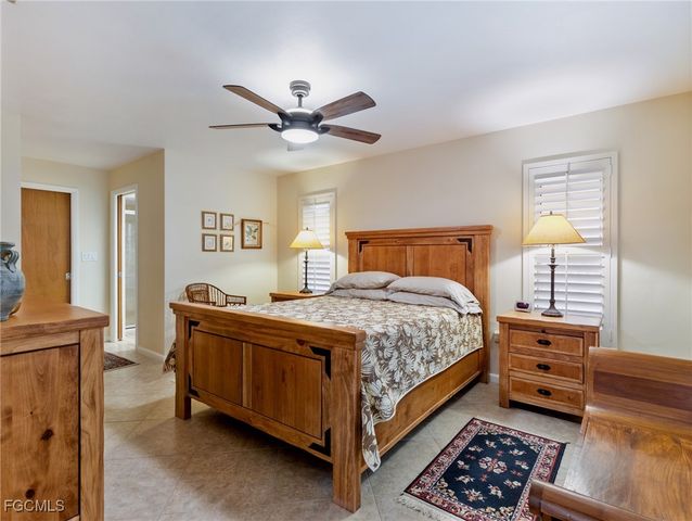 392 Snow DR, Fort Myers, FL 33919