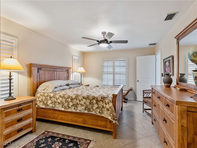 392 Snow DR, Fort Myers, FL 33919