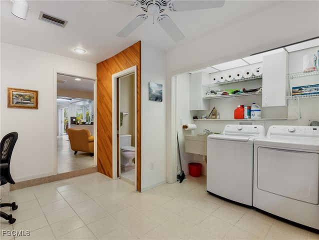 392 Snow DR, Fort Myers, FL 33919