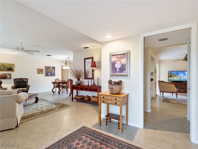 392 Snow DR, Fort Myers, FL 33919