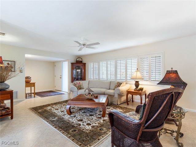 392 Snow DR, Fort Myers, FL 33919