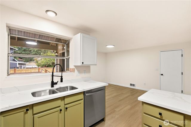 22607 SE 273rd Street, Maple Valley, WA 98038