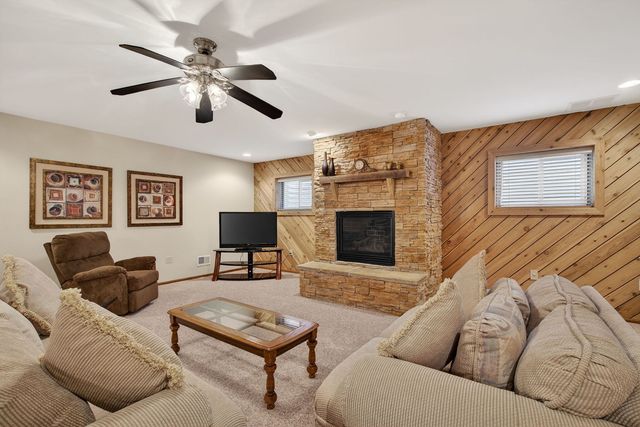 2388 Indian Grass Road, Morris, IL 60450