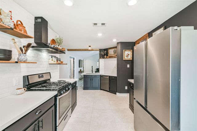 21100 Titian Drive, Magnolia, TX 77355