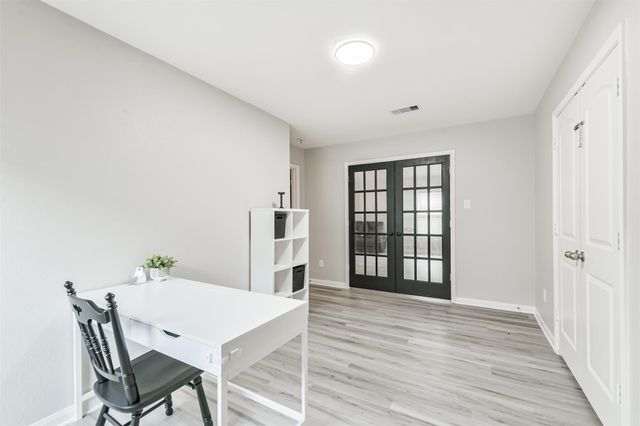 21100 Titian Drive, Magnolia, TX 77355