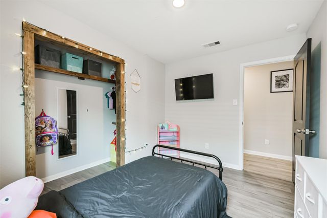 21100 Titian Drive, Magnolia, TX 77355