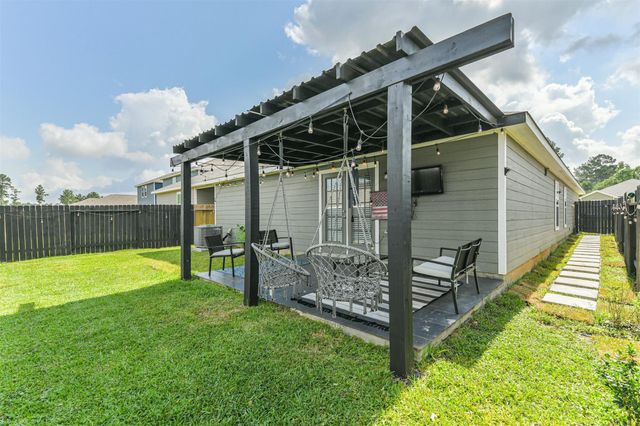 21100 Titian Drive, Magnolia, TX 77355