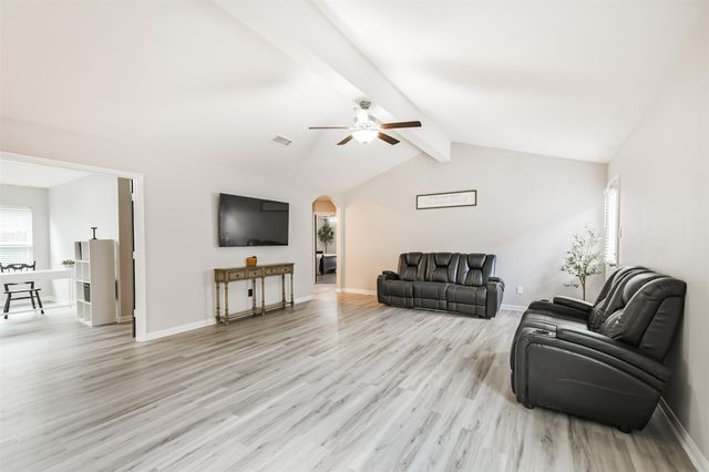 21100 Titian Drive, Magnolia, TX 77355