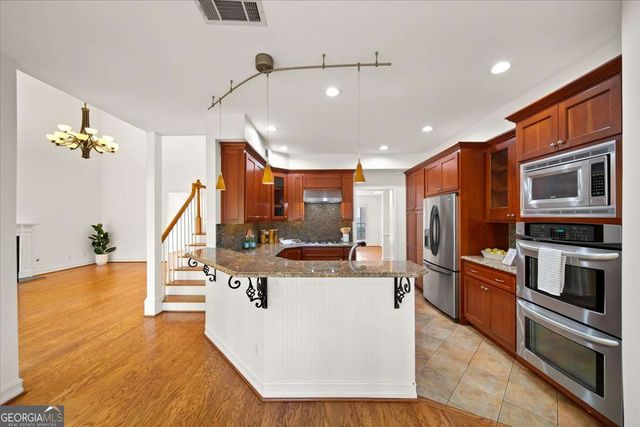 1560 Oak Park Cove, Decatur, GA 30033