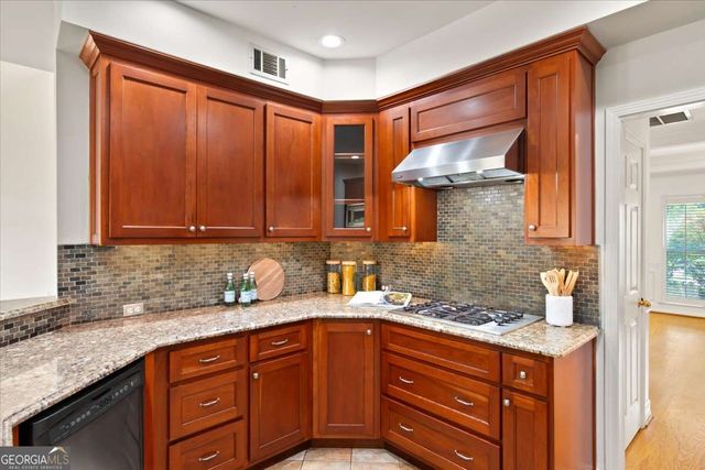 1560 Oak Park Cove, Decatur, GA 30033